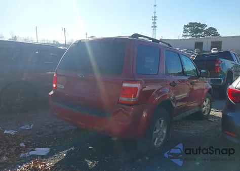 2011 Ford Escape Xlt z USA, uszkodzony, nr VIN 1FMCU0D76BKB89698